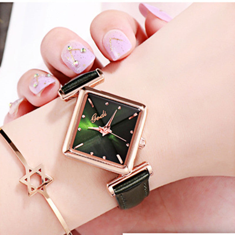 Armbanduhr mit Diamantzifferblatt aus Leder – Bild 2 | LuxeStyle