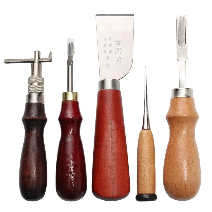 Handgefertigtes Lederwerkzeug-Set – Bild 3 | LuxeStyle