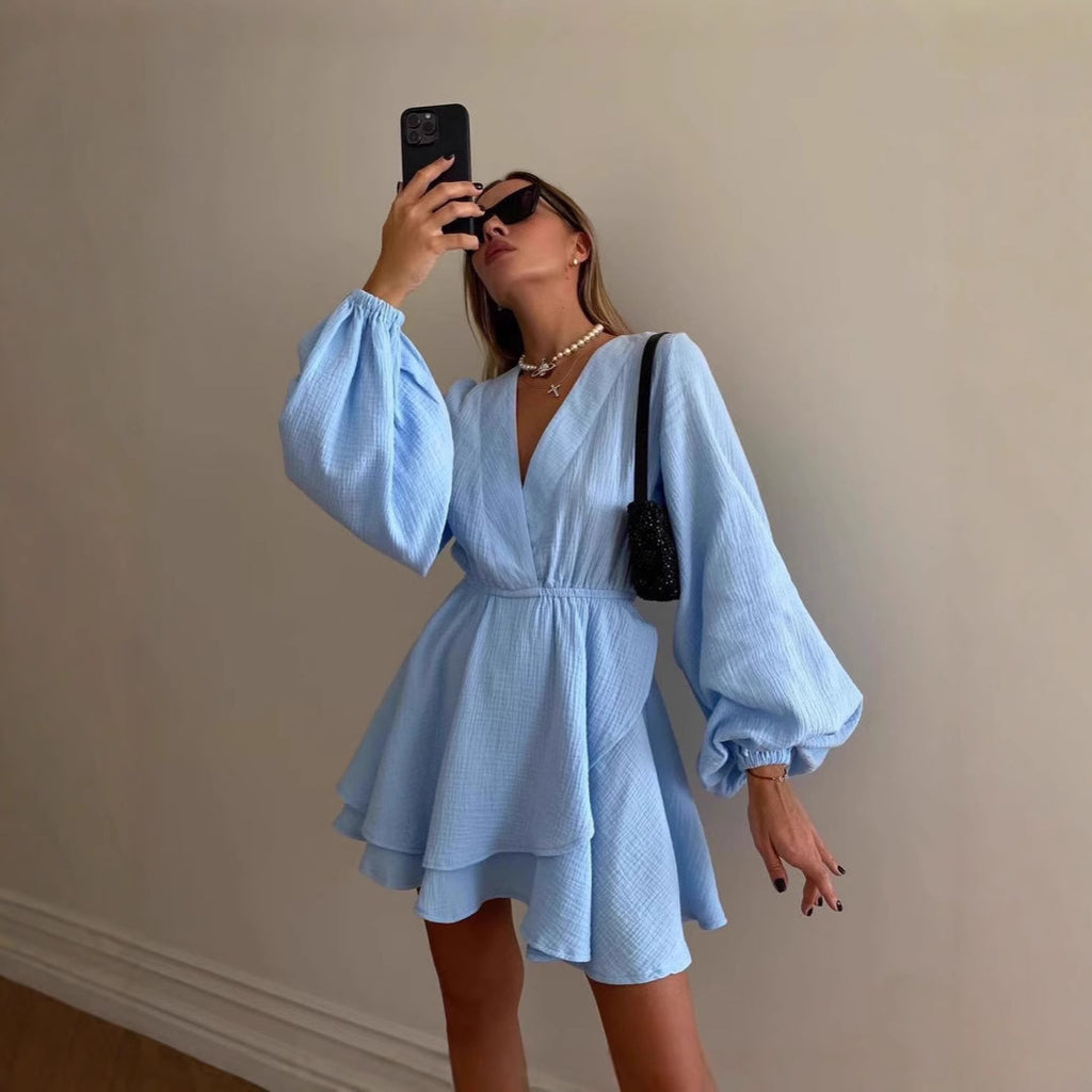 Minikleid mit Taillenbetonung