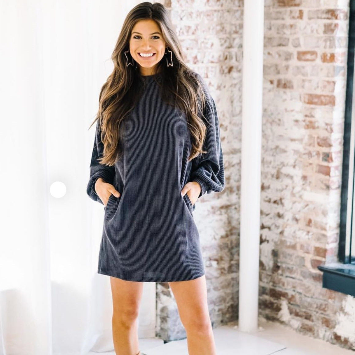 Rippenkleid mit Puffärmeln – Bild 3 | LuxeStyle