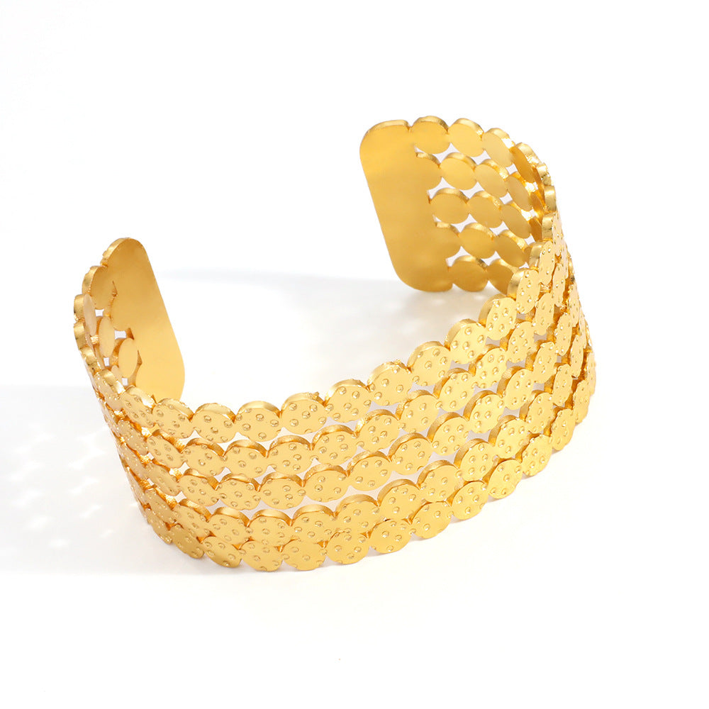 Retro-Armband mit Tupfen und breitem Band