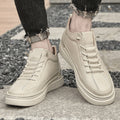 Höhenverstärkende Sneaker