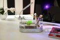 Mini-Aquarium mit Uhrenfunktion, Temperaturalarm und Stifthalter