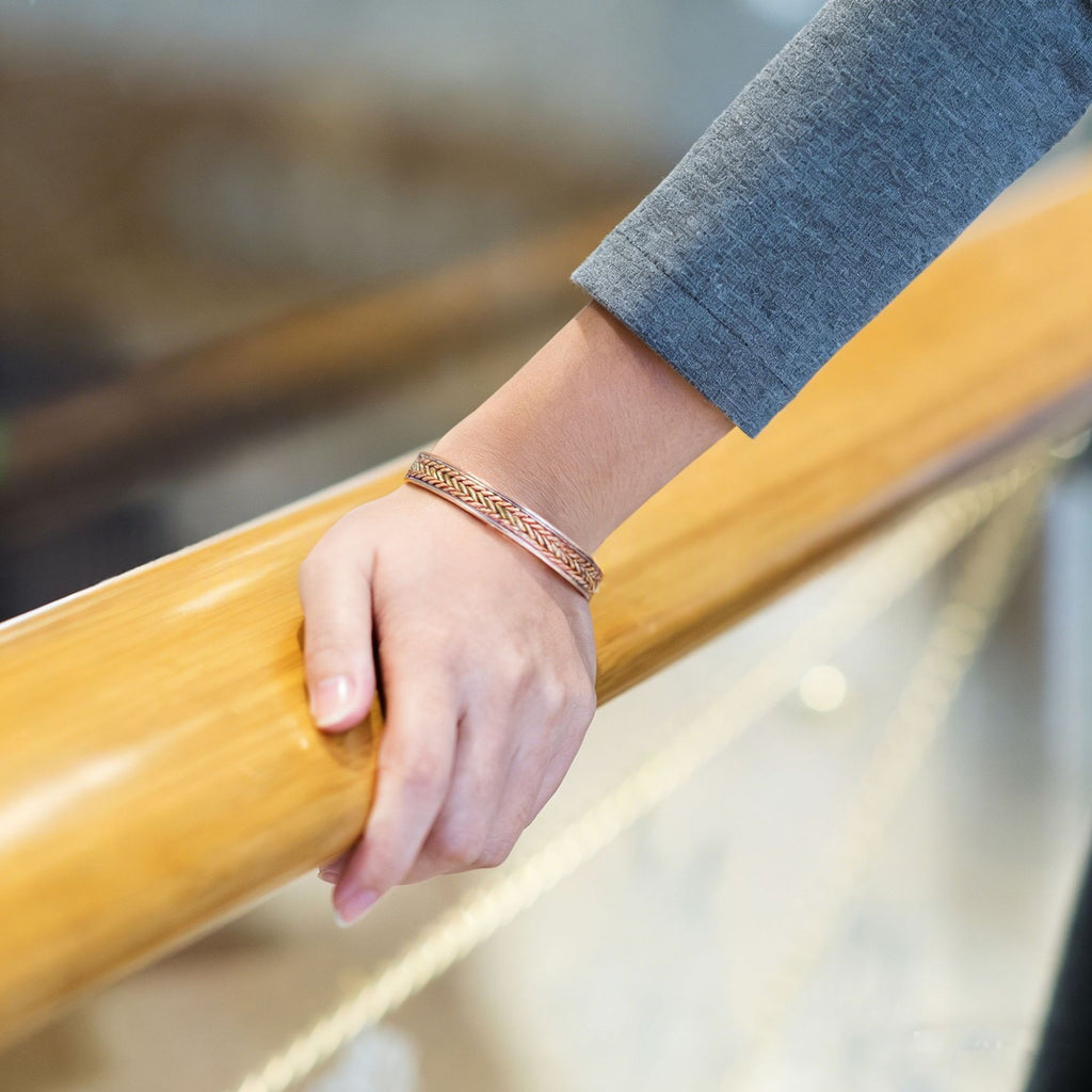 Geflochtenes Kupferarmband mit Seil-Muster