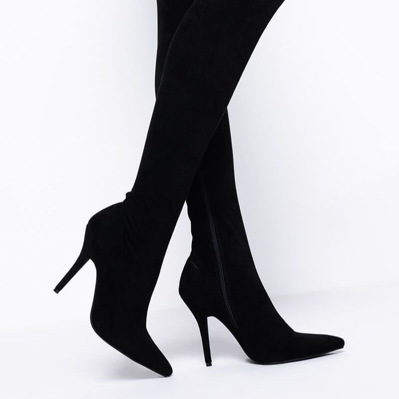 Hohe Stiefel aus Wildleder