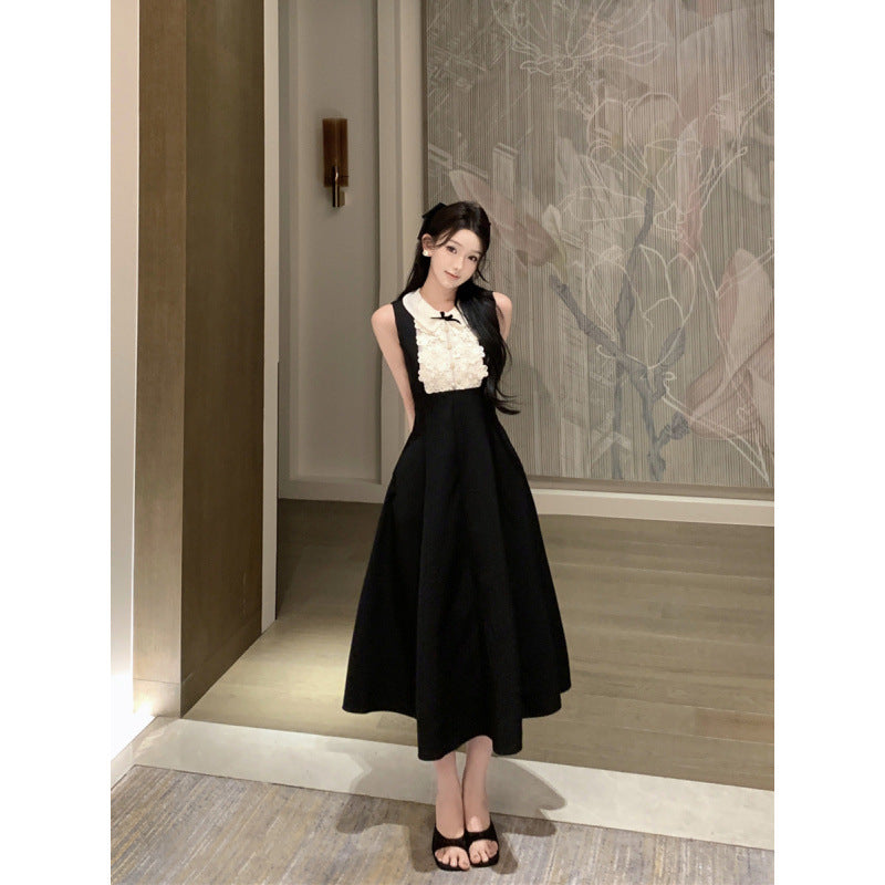 Figurbetonendes langes Kleid mit hoher Taille