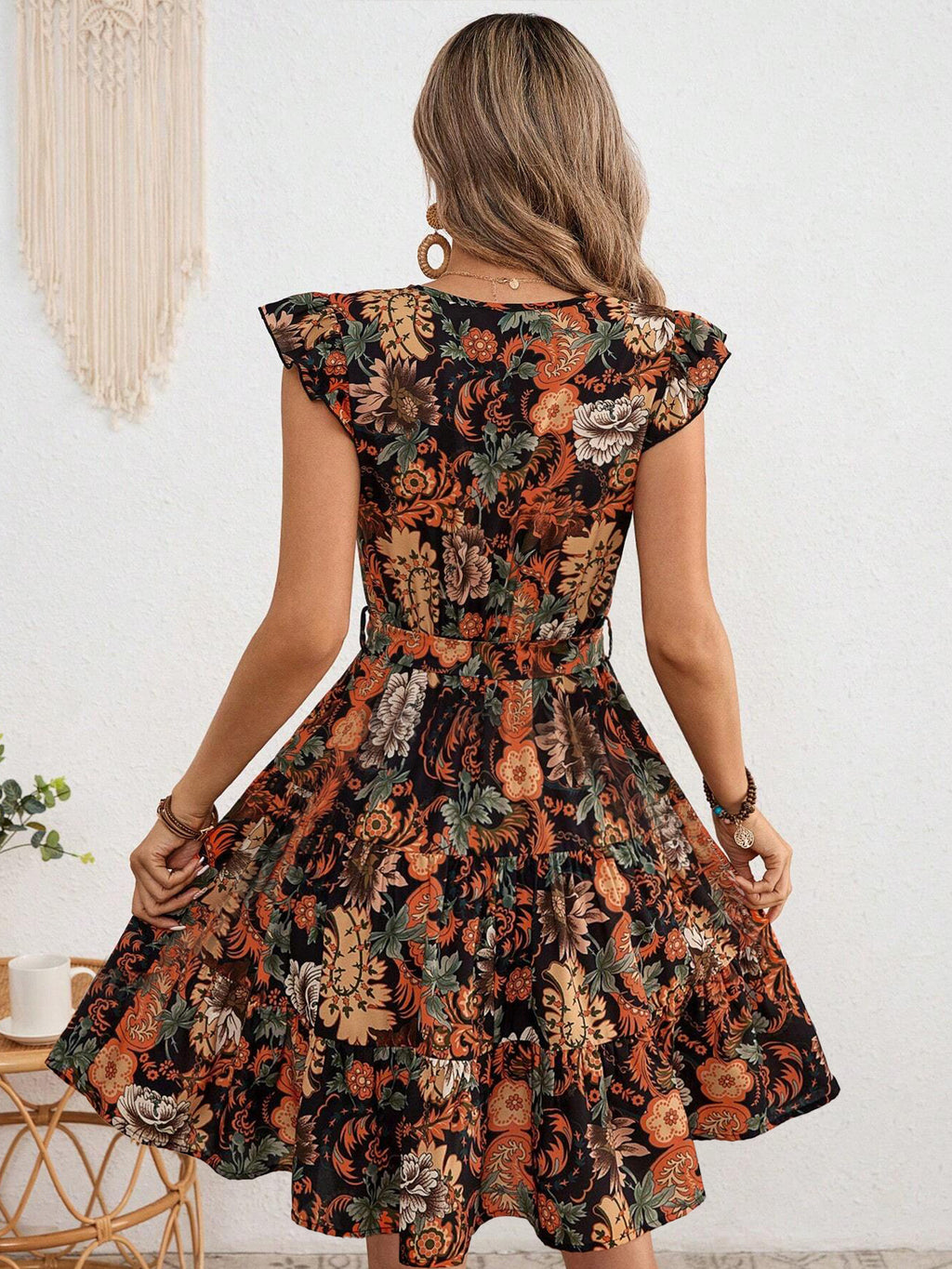 Elegantes Blumen-Rüschenkleid – Bild 4 | LuxeStyle