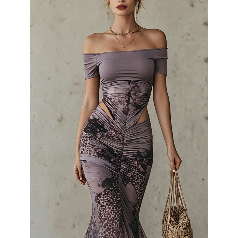 Blauer Rock mit asymmetrischem Kleid