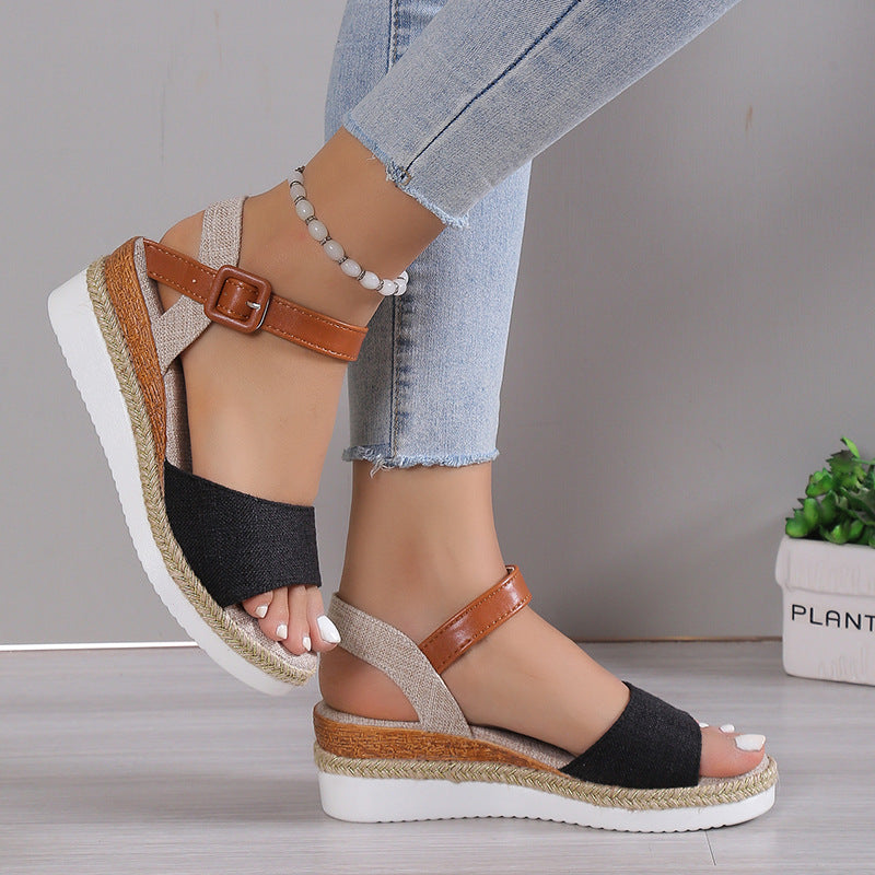 Keile Sandalen mit Knöchelriemen – Bild 7 | LuxeStyle