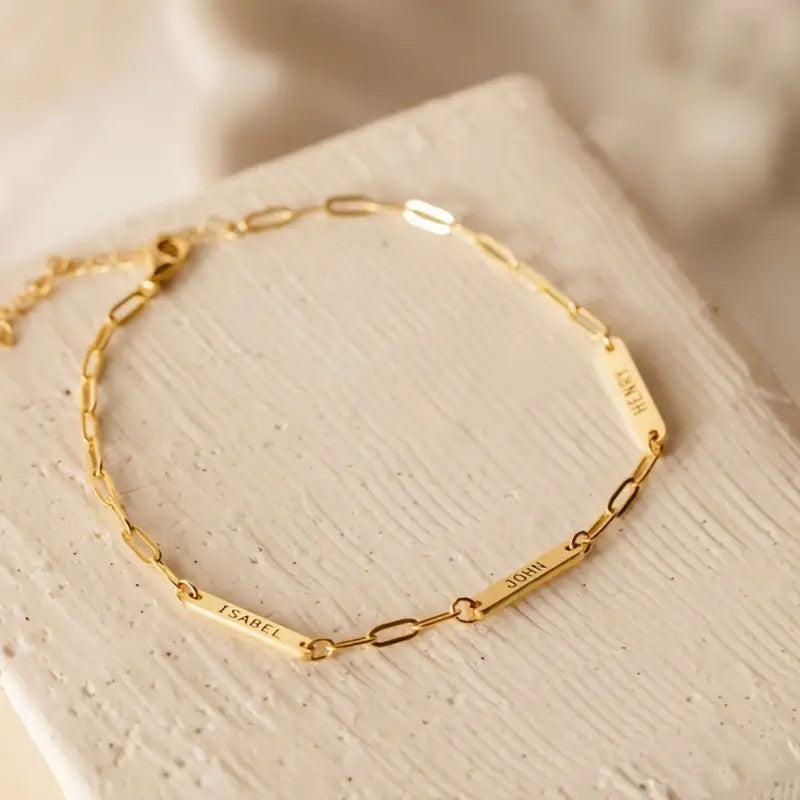Armreif mit personalisierbarem Namen – Bild 2 | LuxeStyle