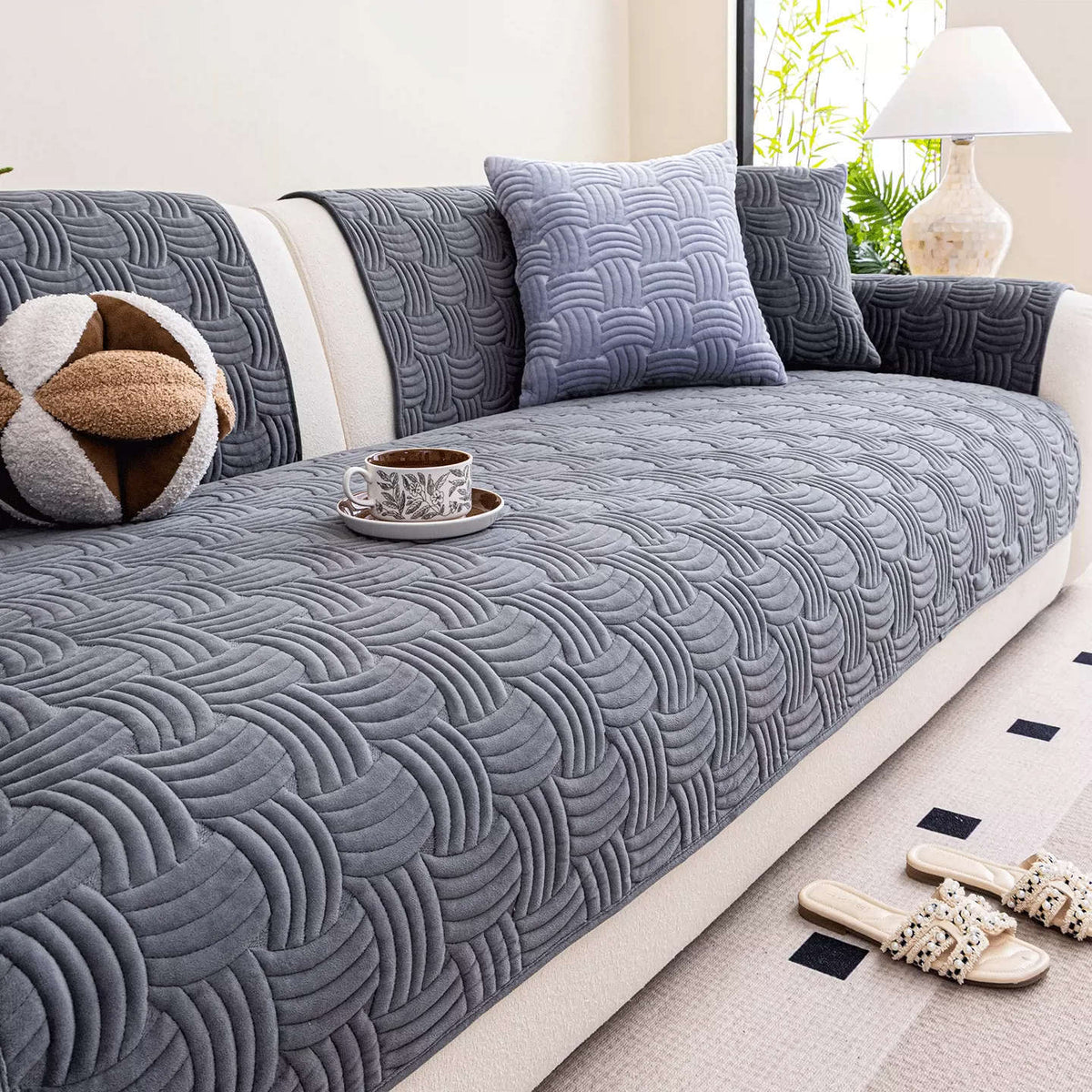 Sofa Kissenbezug aus Milchvelvet 70x70 cm – Bild 2 | LuxeStyle
