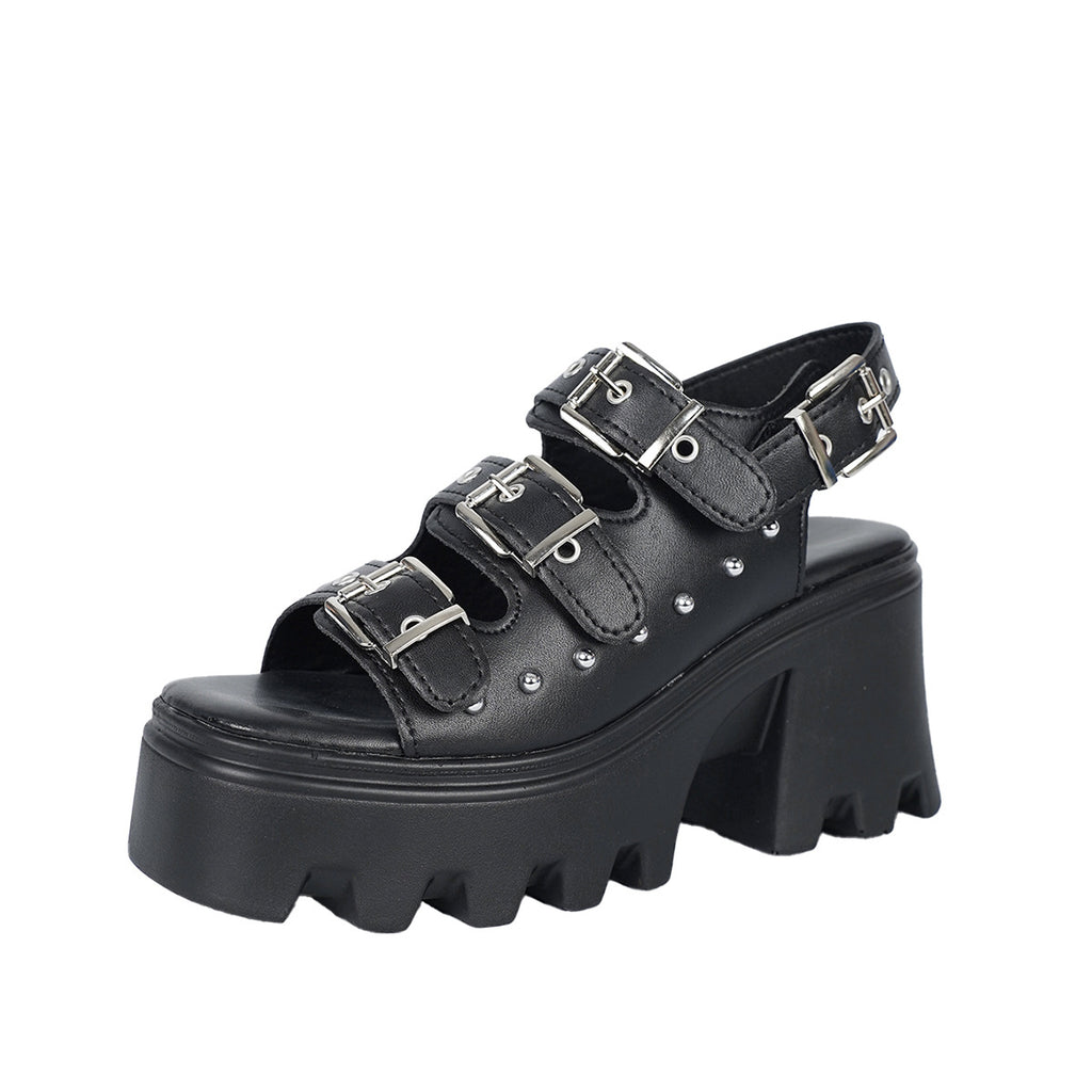 Casual Plateau-Sandalen mit Nieten – Bild 9 | LuxeStyle