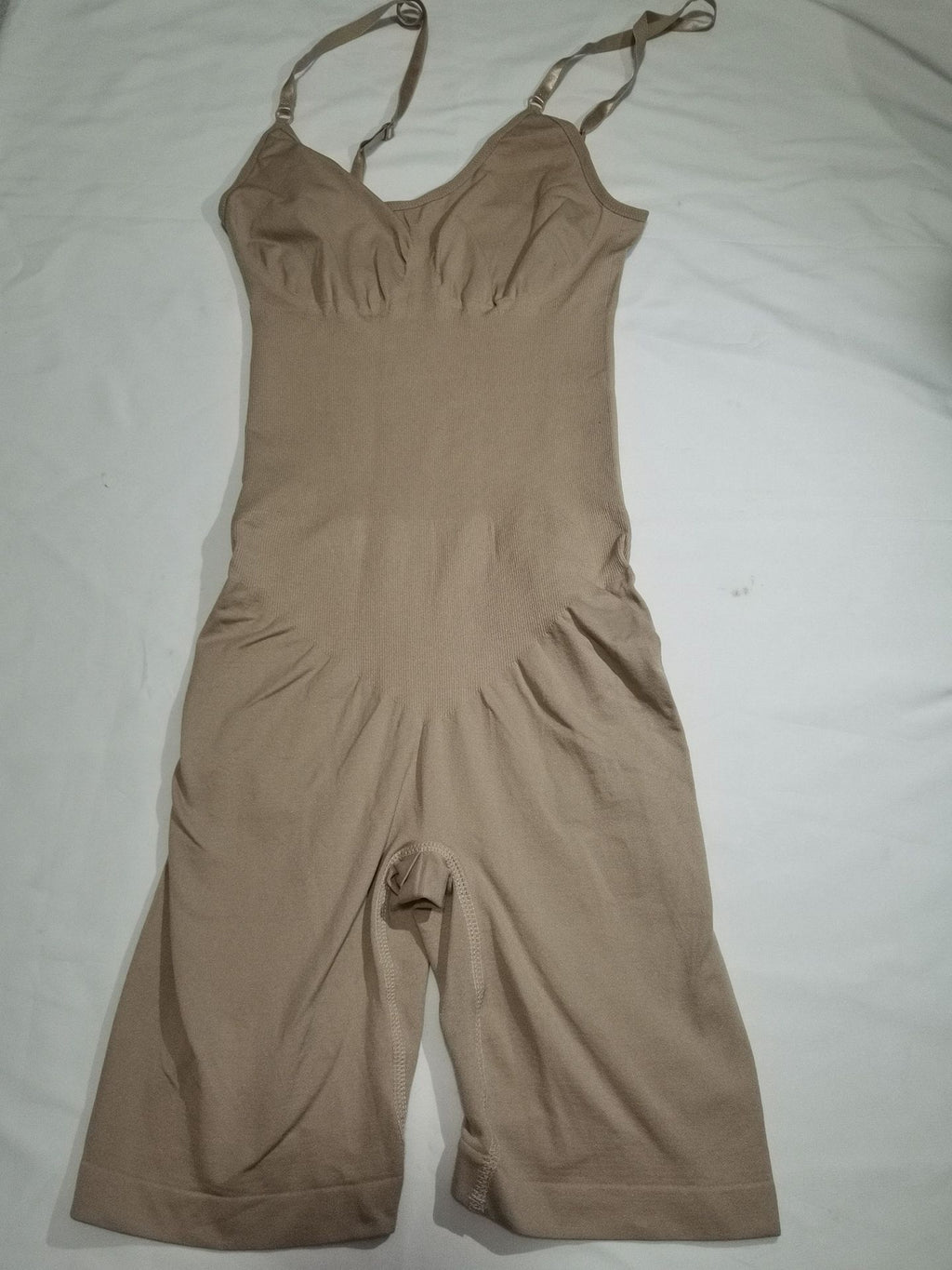 Nahtloser Body Shaper mit Bauchkontrolle