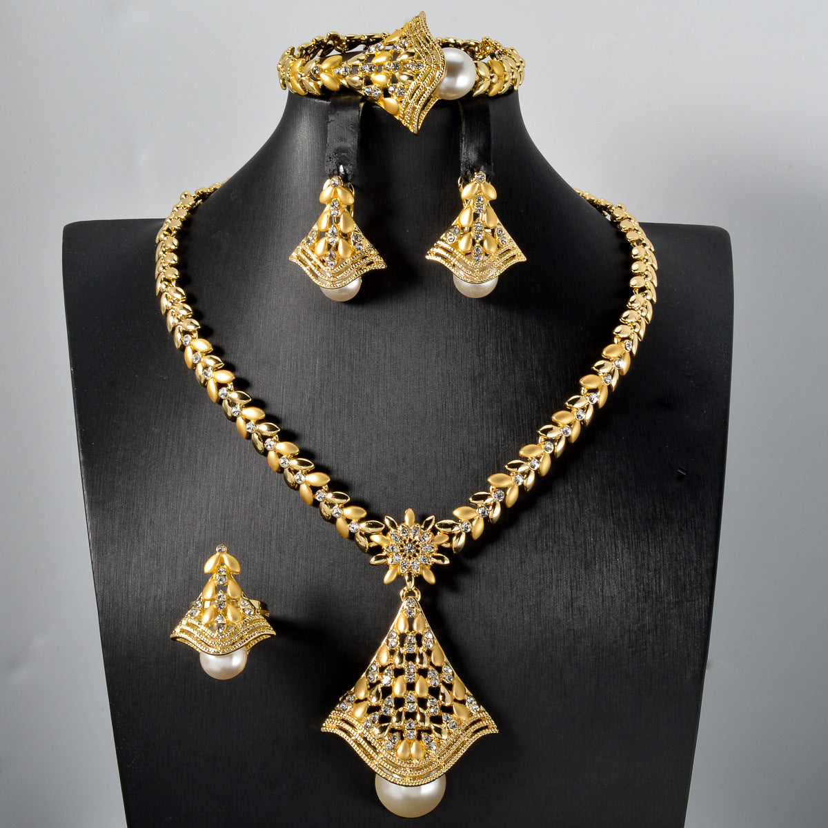 Vergoldete Halskette «Blatt» · 18k Gold-Optik