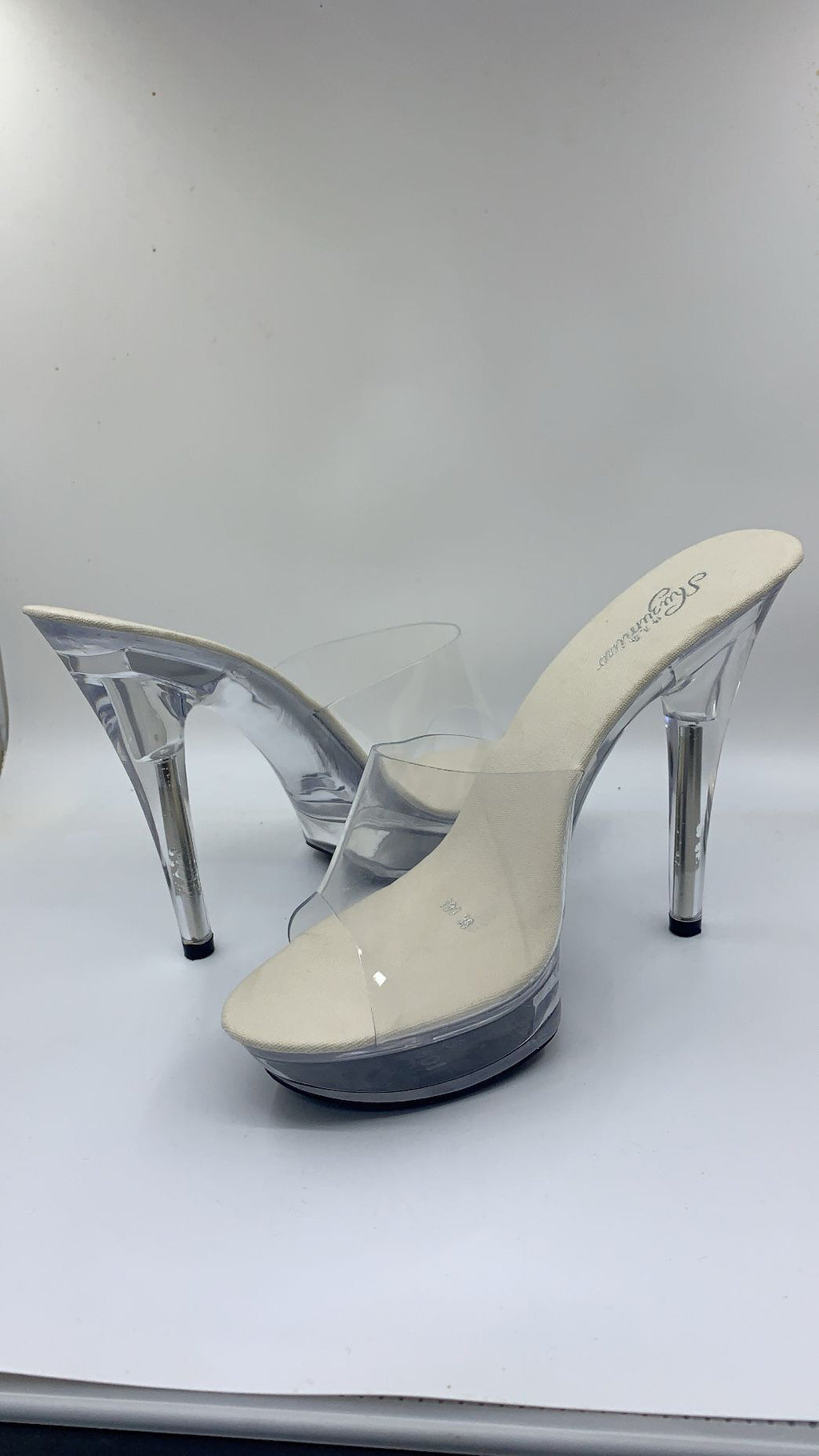 Plateau-Sandalen mit transparentem Absatz – Bild 3 | LuxeStyle