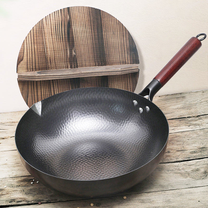 Traditioneller Eisen-Wok, handgemacht