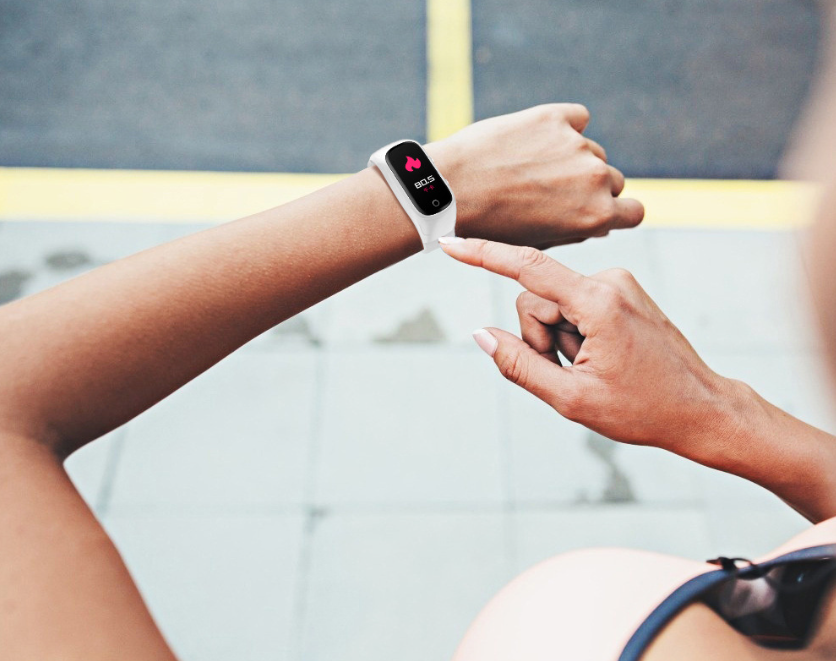 Smartwatch mit Bluetooth-Headset – Bild 5 | LuxeStyle
