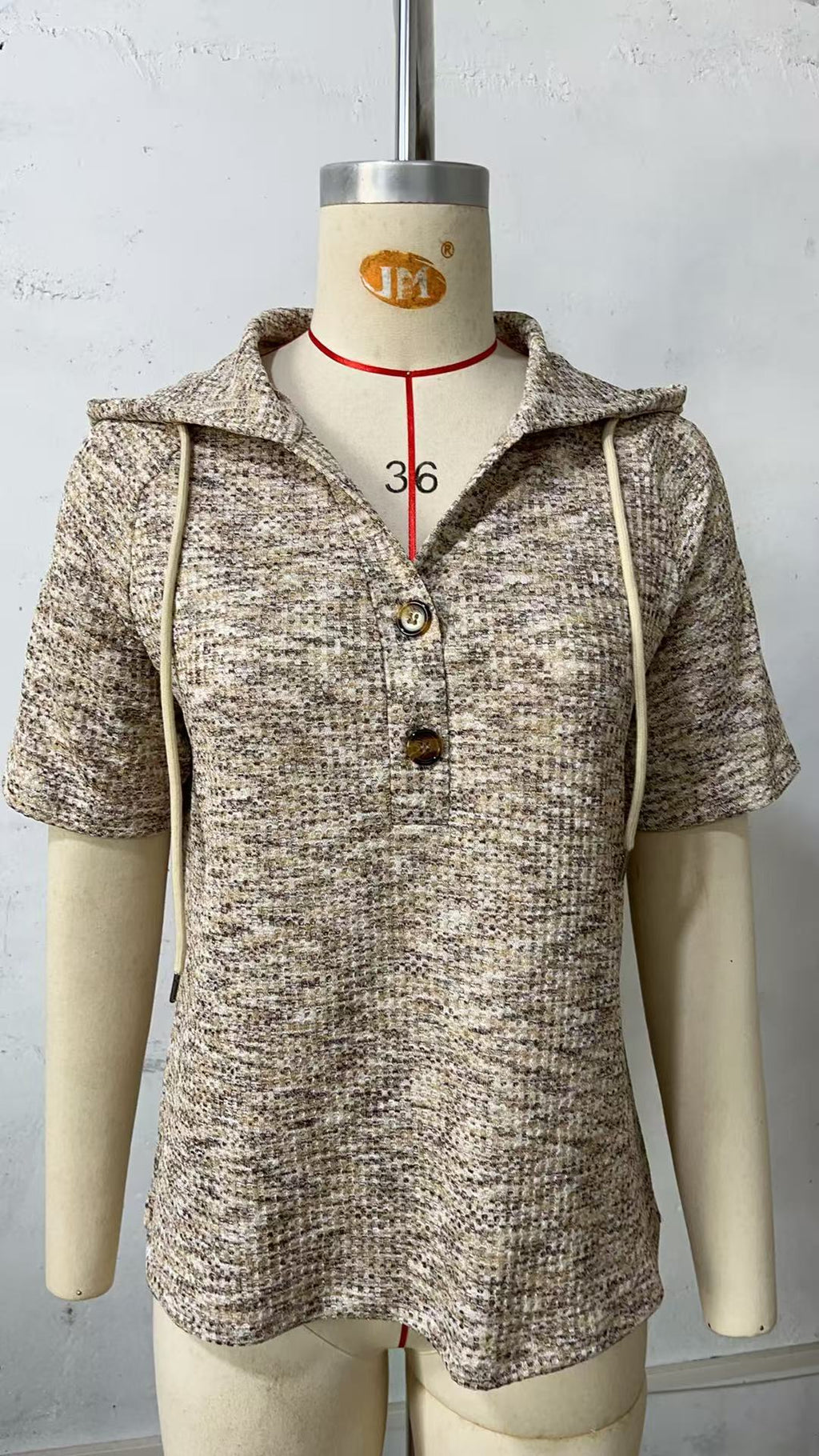 Waffle-Weave V-Neck Hoodie mit Knopfleiste