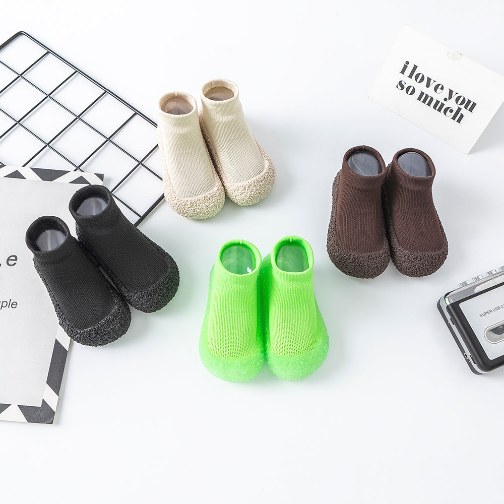 Leuchtende Sommer-Schuhe für Babys
