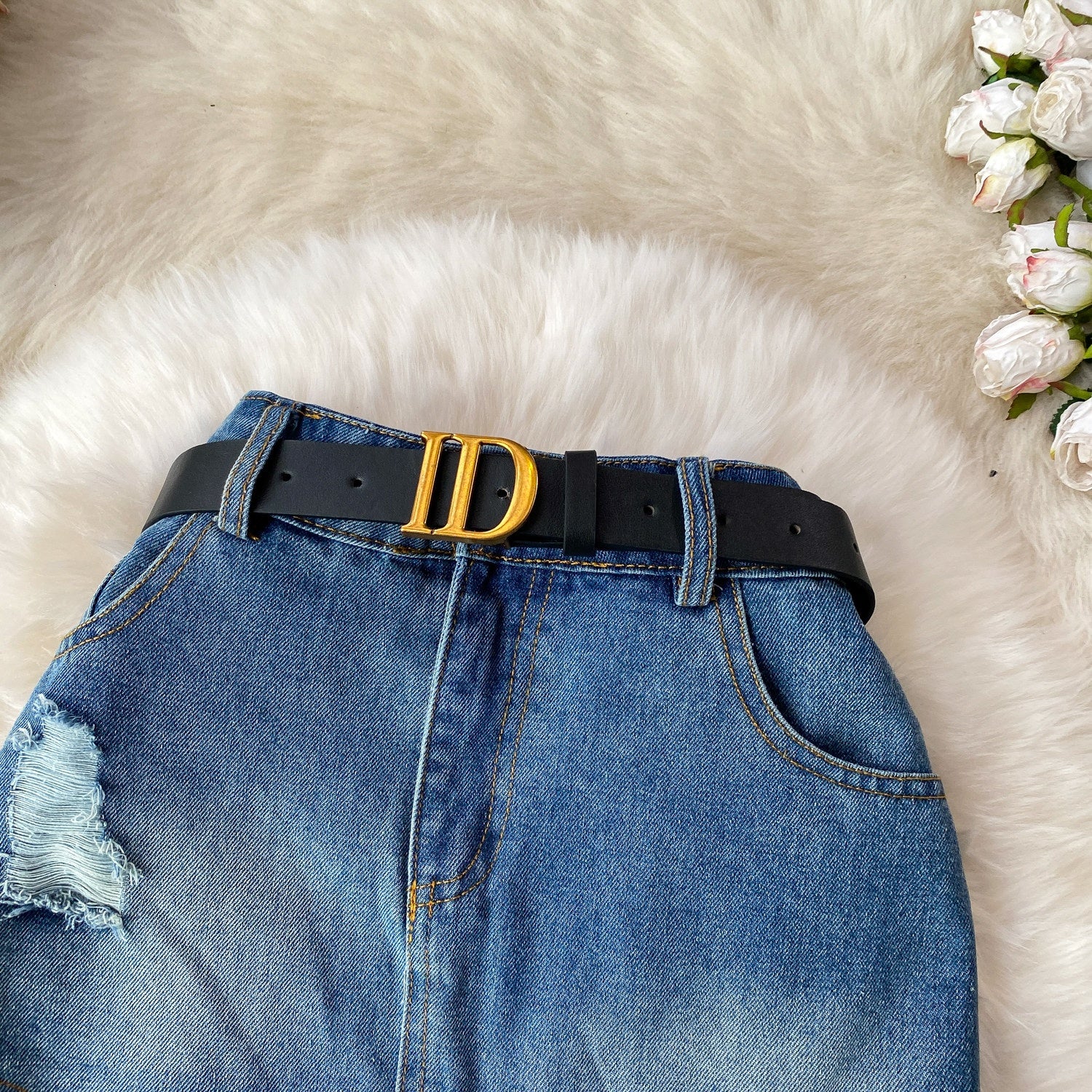 Cooler Ripped Denim-Jupe mit Fransen