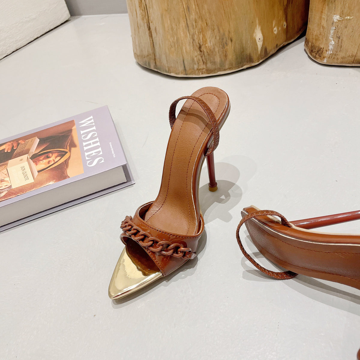 Roman Sandalen mit spitzer Zehenpartie – Bild 5 | LuxeStyle