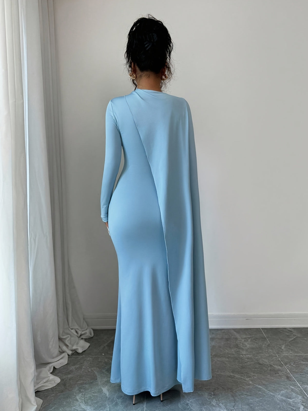 Elegantes himmelblaues Herbst-/Winterkleid | LuxeStyle