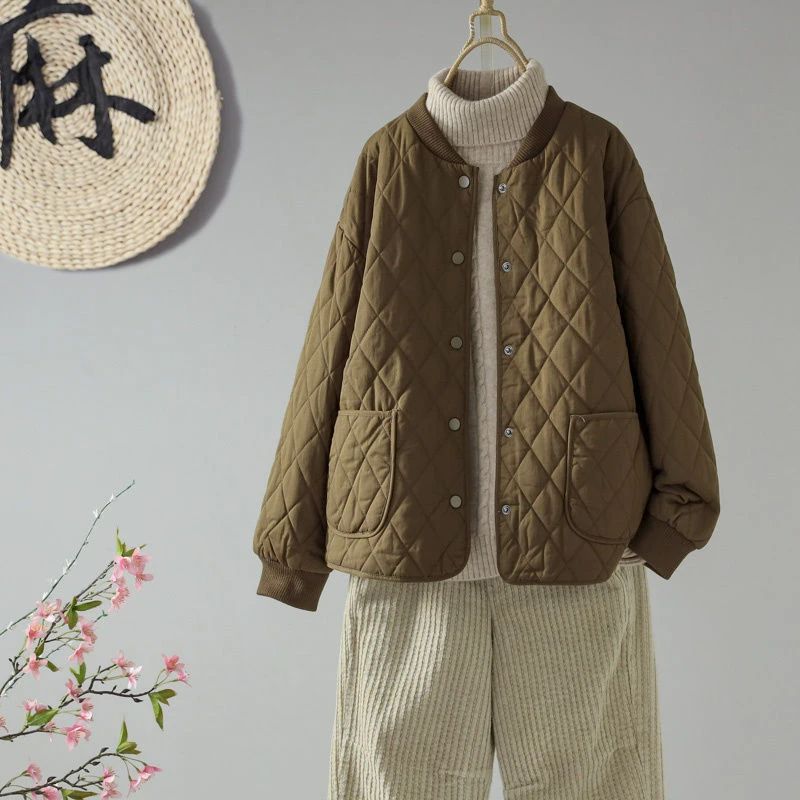 Kurze, locker geschnittene Damen-Steppjacke