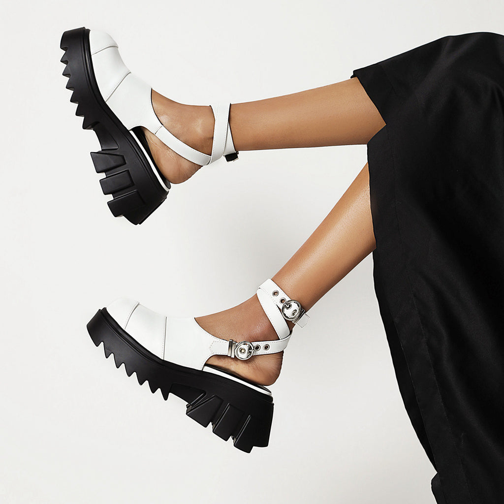 Sandalen mit gekreuzten Riemen, Plus Size – Bild 3 | LuxeStyle
