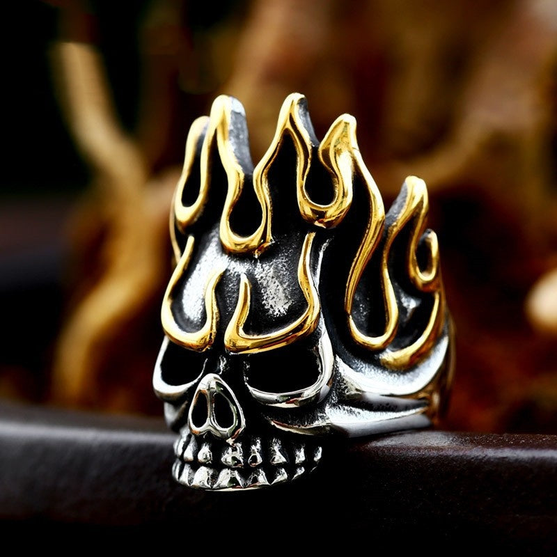 Flammen-Totenkopf-Ring aus Titanstahl | LuxeStyle