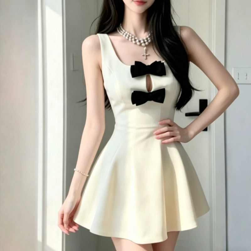 Vielseitiges Taillenkleid mit Schleifendetail