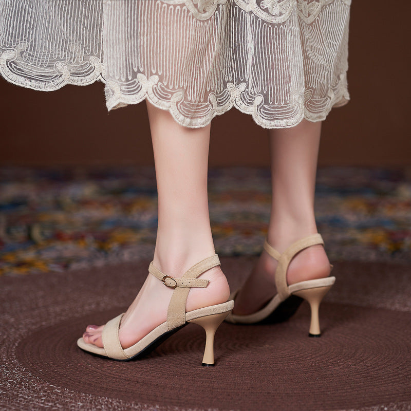 Bequeme Sandalen mit hohem Absatz – Bild 4 | LuxeStyle