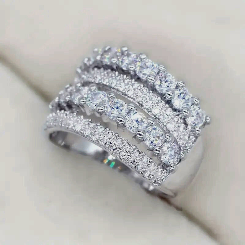 Mehrreihiger Zirkonia-Ring