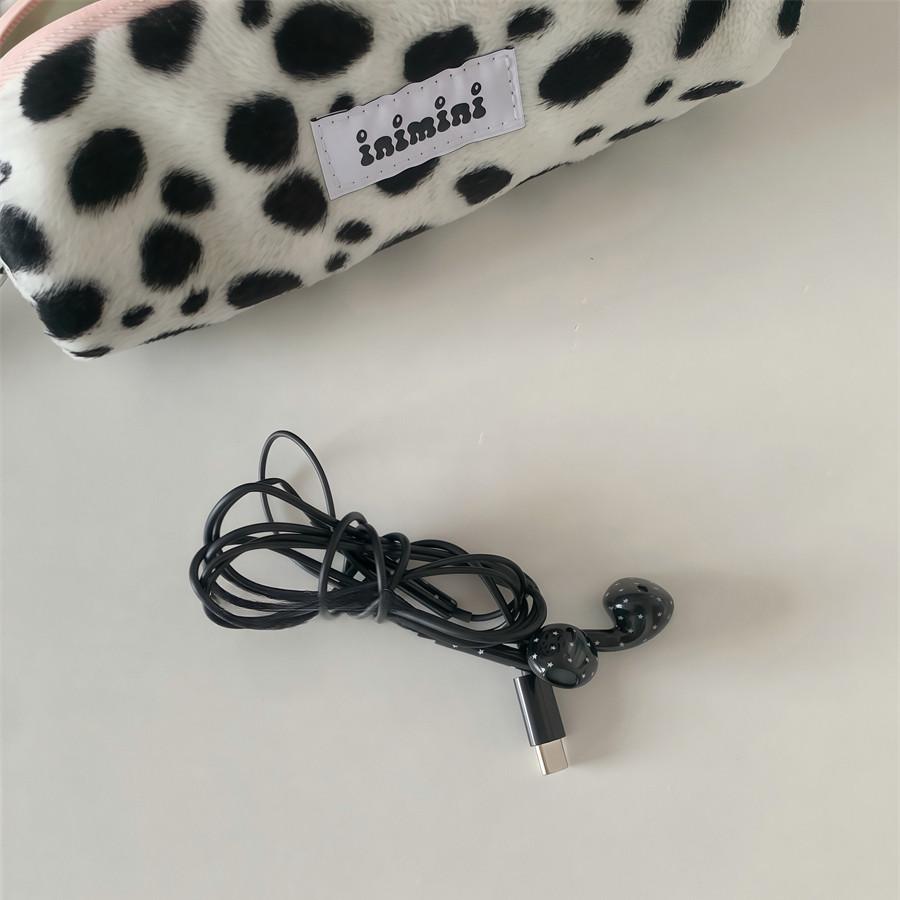 Kabelgebundene In-Ear Kopfhörer im Korean-Stil