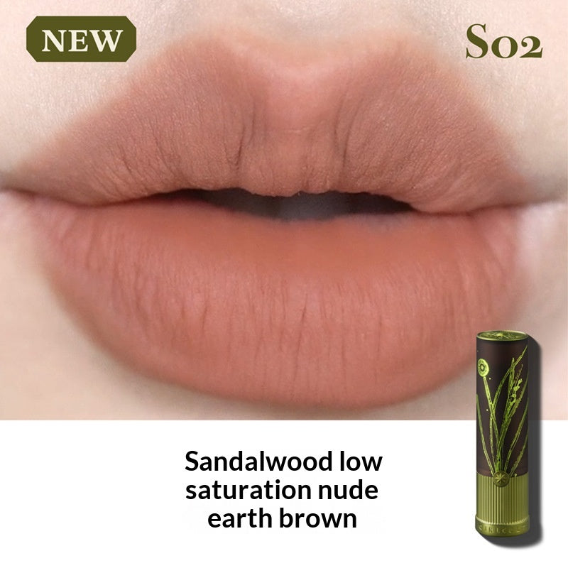 Matte Naturbraun Lippenstift für helle Haut
