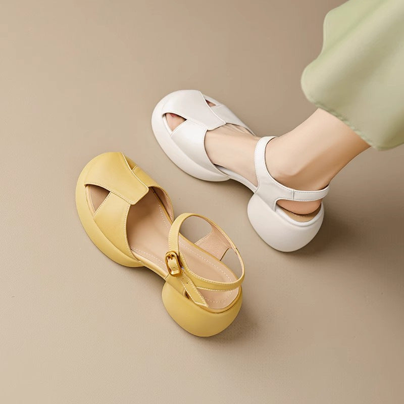 Sandalen mit runden Zehen und gepolstertem Profil – Bild 6 | LuxeStyle