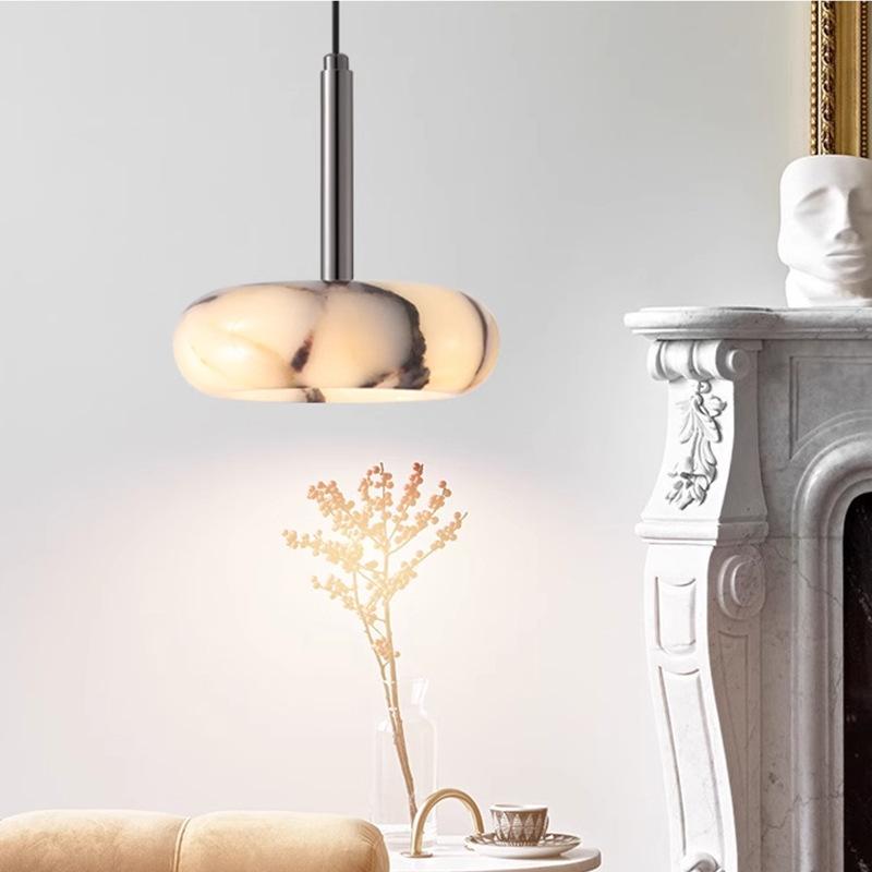 Transluzente Nachttischpendelleuchte mit Marmoroptik – Bild 3 | LuxeStyle