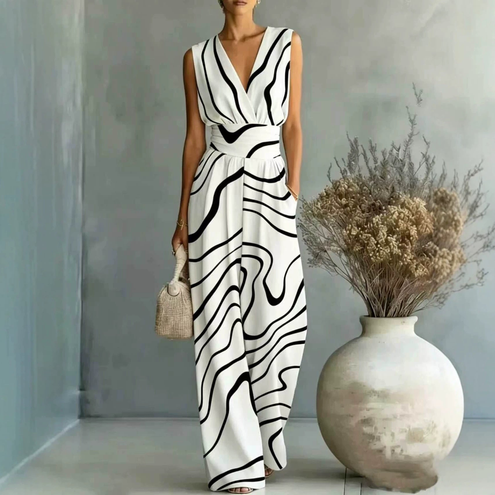 Ärmelloser Jumpsuit mit V-Ausschnitt