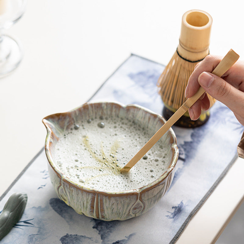 Matcha-Set aus Keramik im Retro-Stil