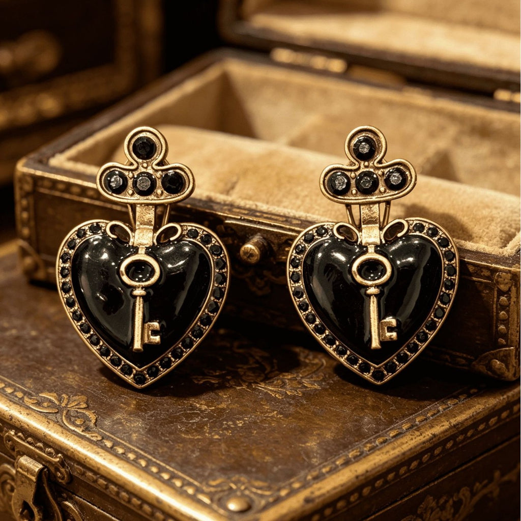 Vintage Hofstil Herz-Ohrringe mit Emaille & Strass