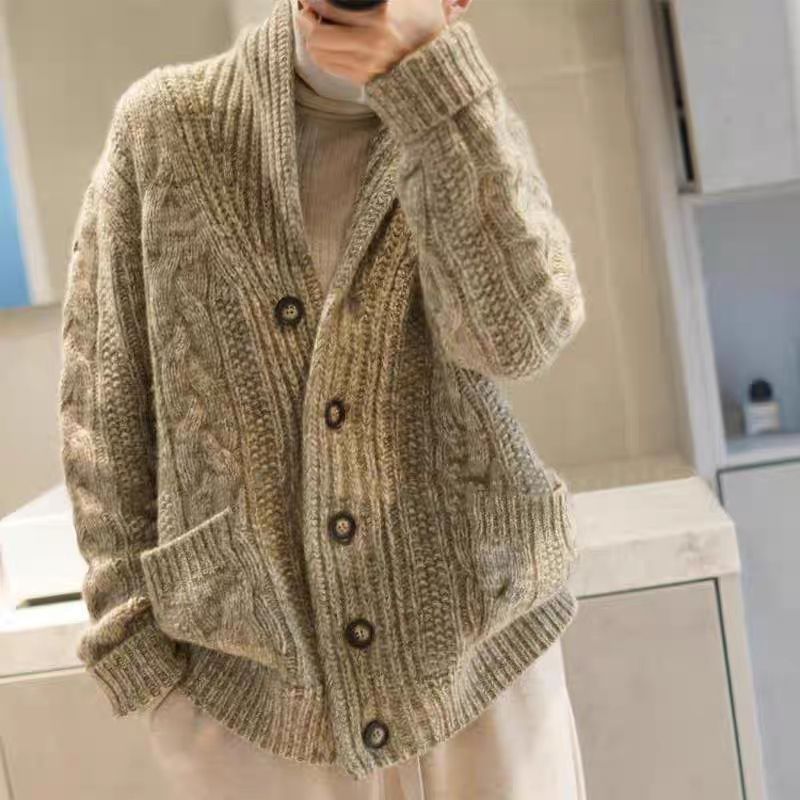 Dicker Strickpullover