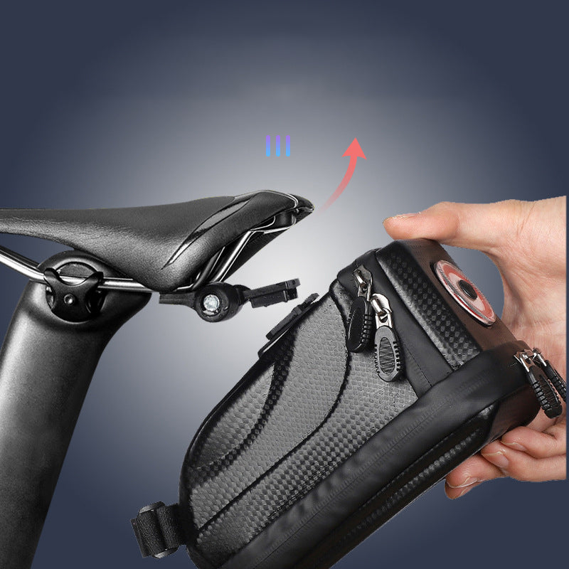 Velo-Hecktasche mit Rücklicht – Bild 1 | LuxeStyle