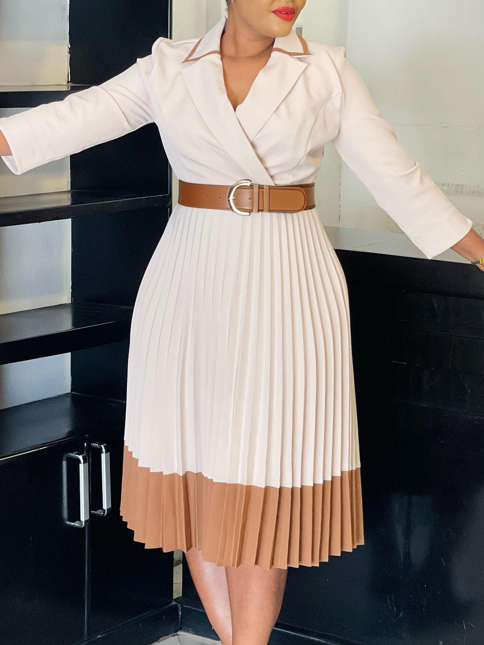 Faltenrock-Kleid mit Gürtel, hoher Taillierung – Bild 3 | LuxeStyle