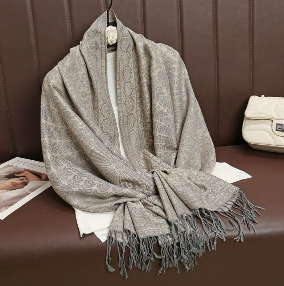 Winterethnischer Schal mit Tasseln – Bild 3 | LuxeStyle