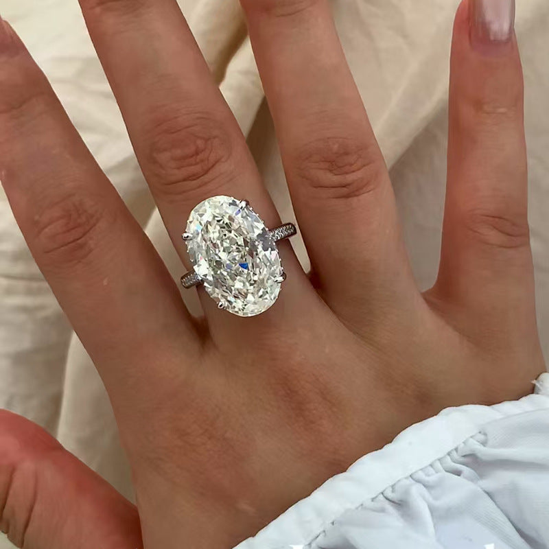 Silberring mit ovalem Zirkonia – Bild 5 | LuxeStyle