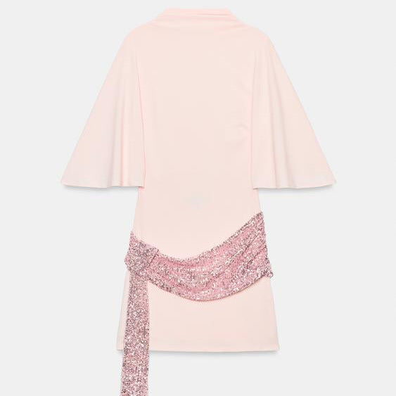 Pailletten- und Perlenkleid im Patchwork-Stil