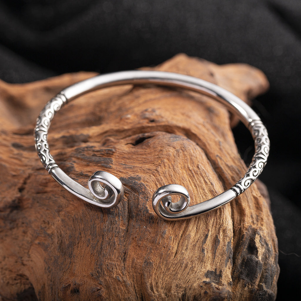 Sonnen-Wukong-Armreif aus Edelstahl – Bild 2 | LuxeStyle
