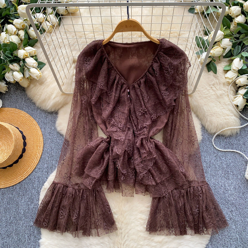 Romantisches Spitzen-Top mit V-Ausschnitt und Rüschen – Bild 7 | LuxeStyle