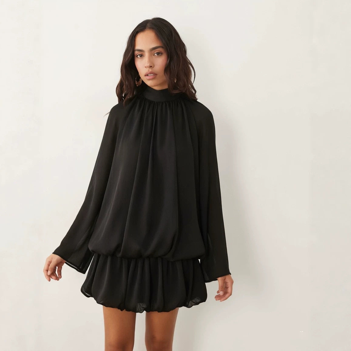 Tüll Kleid mit Rückenausschnitt und schmaler Taille | LuxeStyle