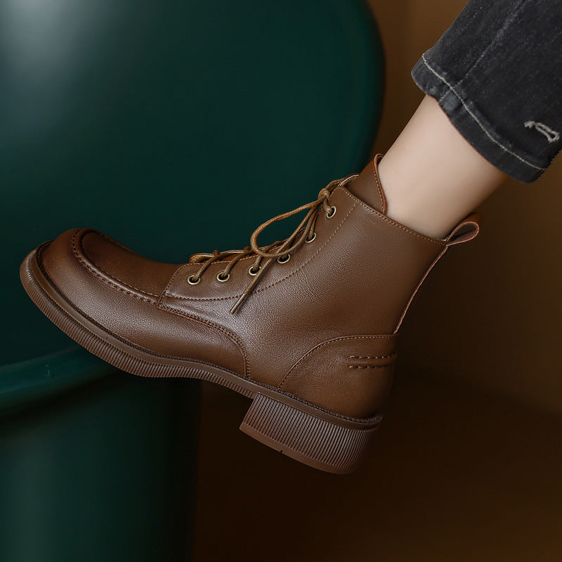 Martin Boots aus Leder mit Schnürung