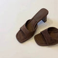 Elegante Nubuk-Sandalen mit Blockabsatz